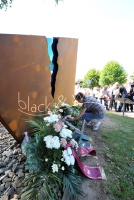 Einweihung eines Gedenksteins